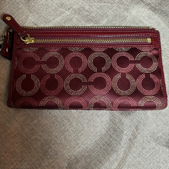 Coach Crimson Signature Madison Dotted Classic Canvas Wristlet EUC - Picture 3 of 11
